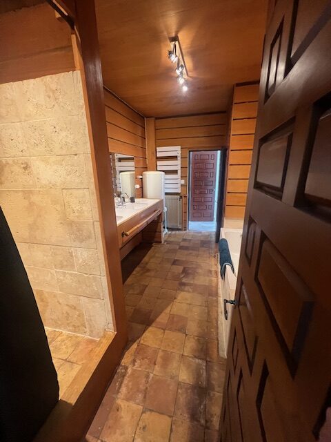 Salle de bain + douche chambre 2 et 3 Gîte les Vignes